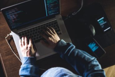 hacker-370x250.jpg