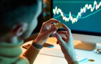 bitcoin-trader-346x220.jpg