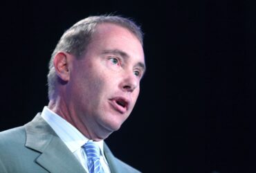 jeffrey-gundlach-370x250.jpg