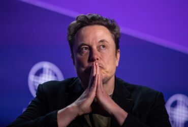 elon-musk-26-370x250.jpg