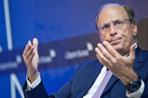 Robert Kiyosaki, BlackRock CEO'su Larry Fink'in Bitcoin fiyatını baskıladığını iddia etti.