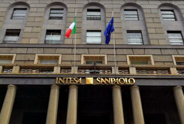 Intesa-Sanpaolo-370x250.jpg